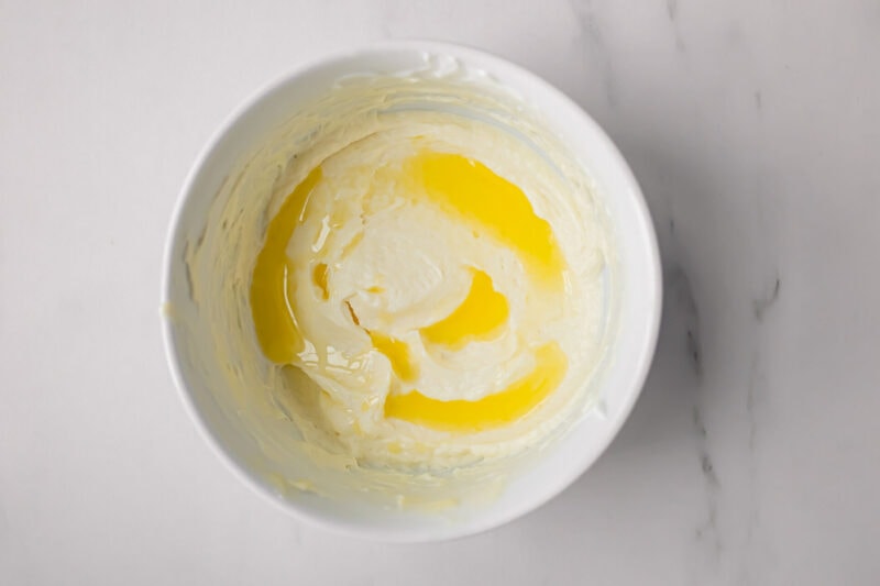 Creamy butter dipping sauce for boiled artichokes.